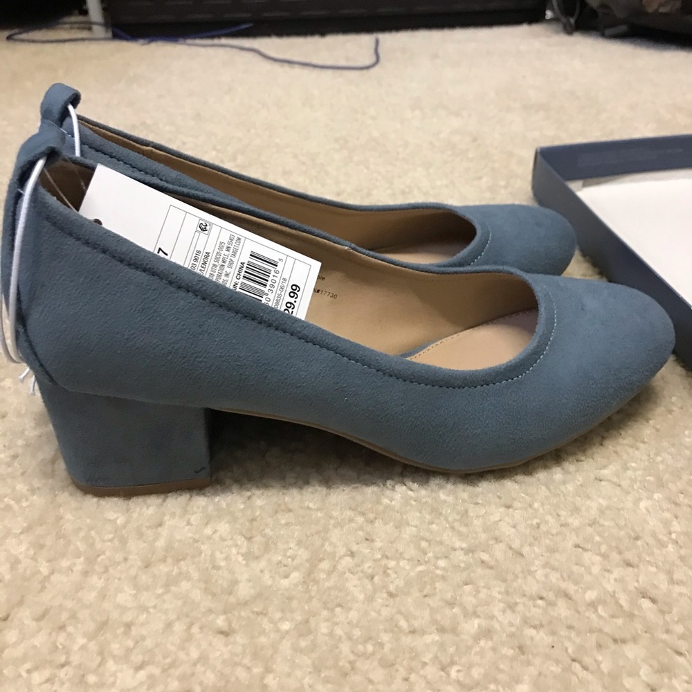 Universal Thread heels